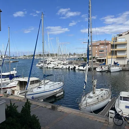 T2 Au Cap D'agde - 6 Pers, Parking Prive, Proche Et Commerces - Fr-1-749-70 *